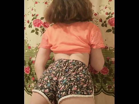 ❤️ Seksuali jauna mažylė nusimeta šortus prieš kamerą ❤️ Dulkinimo video prie mūsų ❌