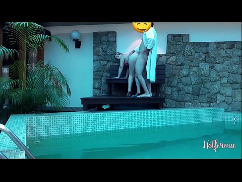 ❤️ Bosas pakviečia tarnaitę į baseiną, bet negalėjo atsispirti karštam ❤️ Dulkinimo video prie mūsų ❌